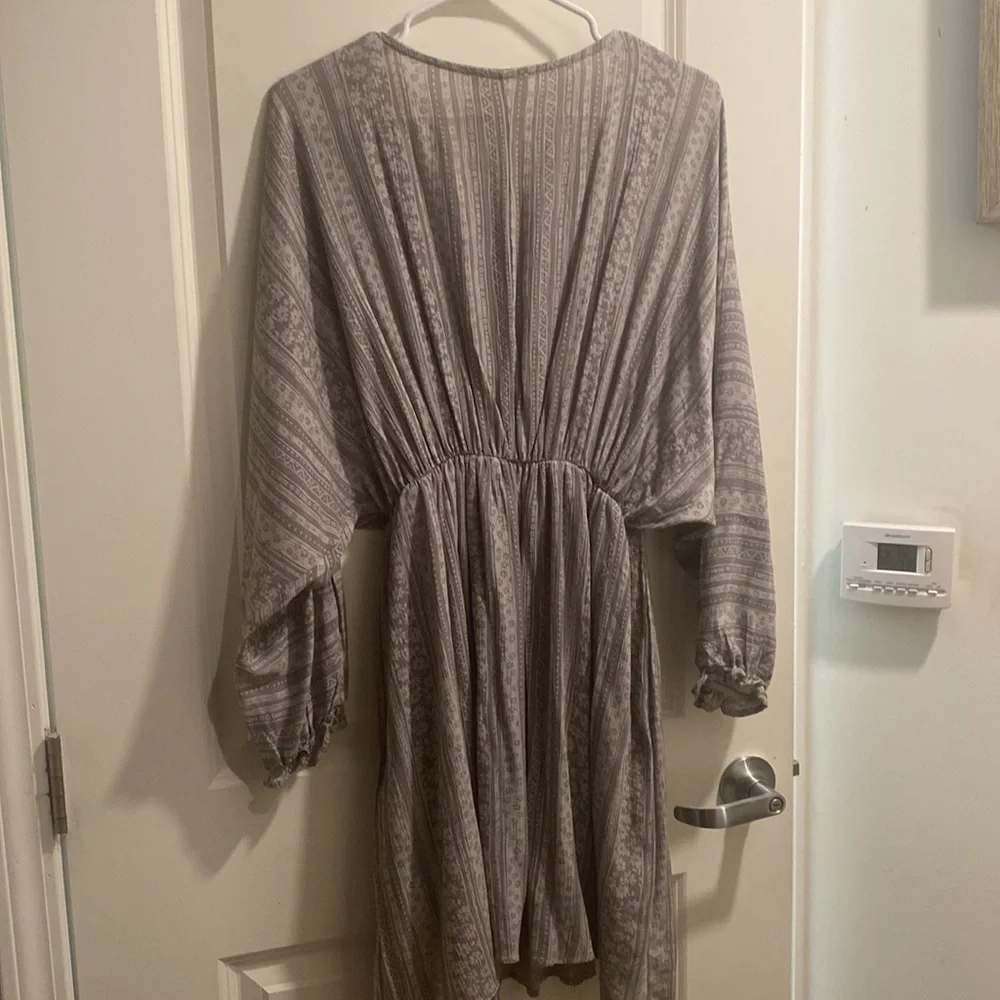Boutique Gray Dress - Picture 5 of 5